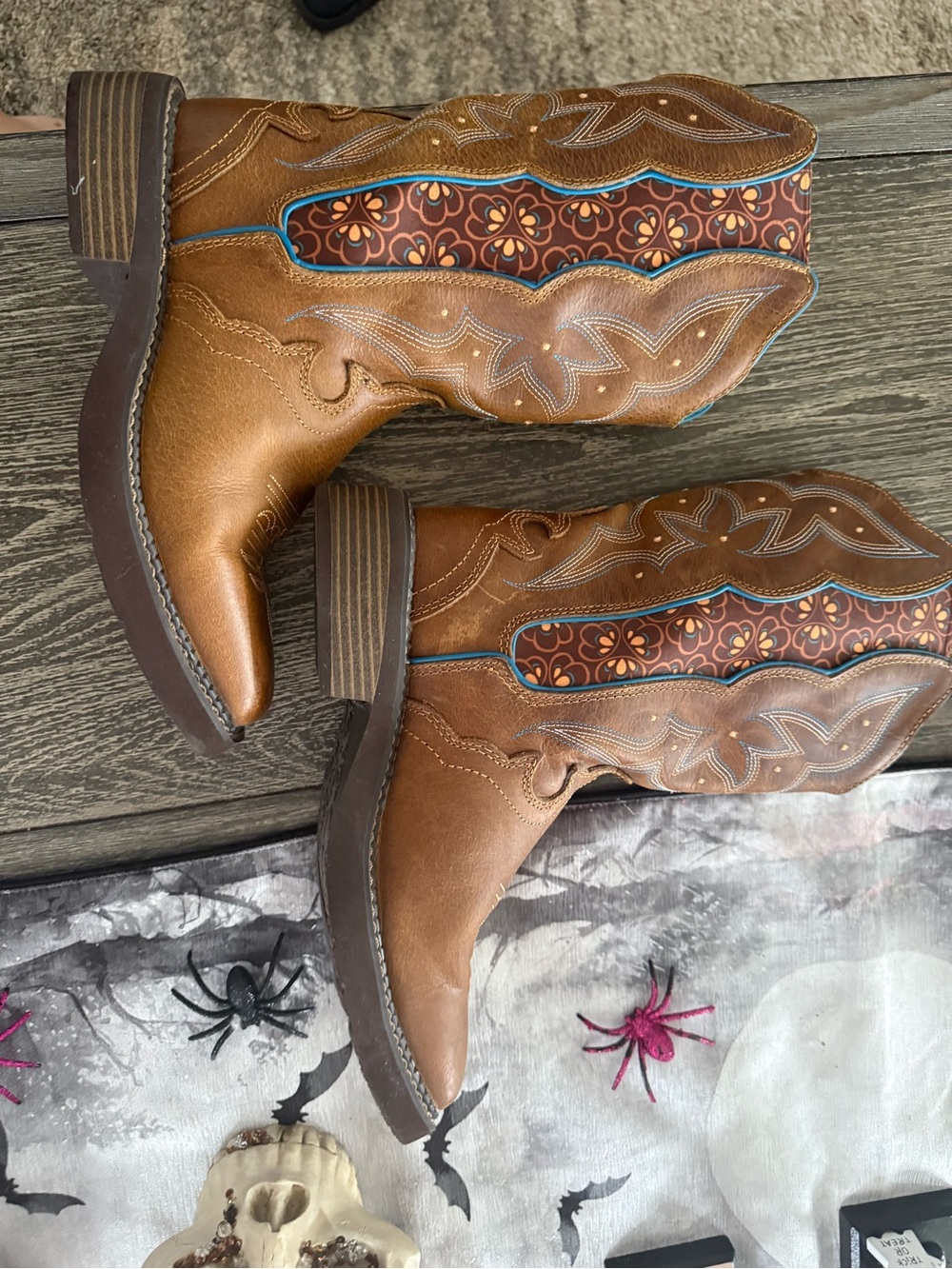Brown Floral Inlay Western Boots for Women - Picture 2 of 6